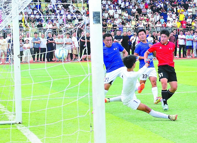 “川超”南充首场热身赛：4比2!南充队逆转战胜广元队