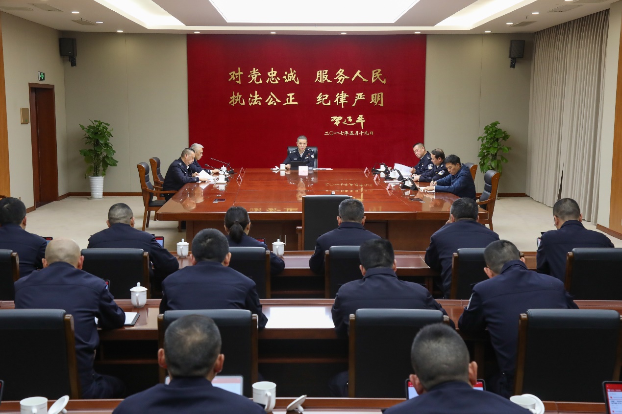 市公安局党委召开理论学习中心组学习（扩大）会议