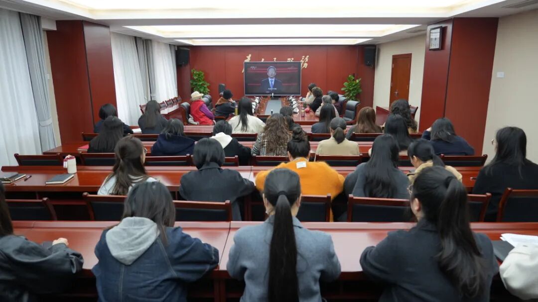 市教育和体育局开展&ldquo;传承优良家风　彰显巾帼担当&rdquo;国际劳动妇女节主题活动